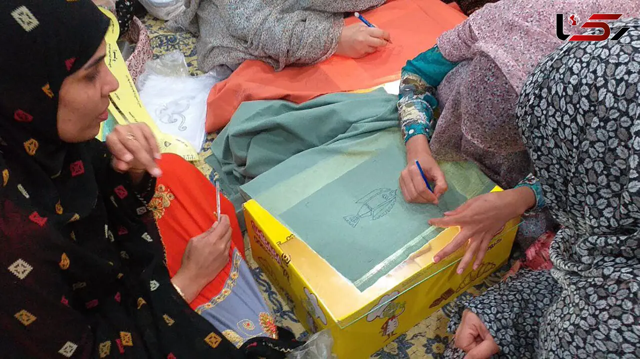 ۹ ماه همدلی زنان روستایی قشم در قاب یک نمایشگاه هنری / جانوران و گیاهان بومی جزیره الهام بخش این آثار