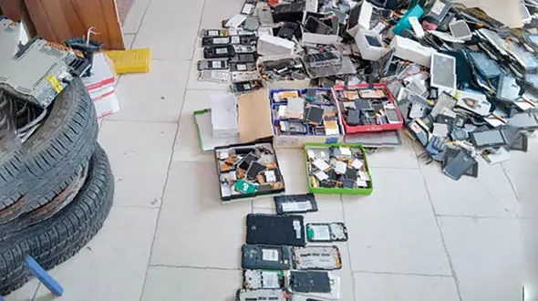 انهدام باند دزدان حرفه ای که گوشی های لوکس را سلاخی می کردند