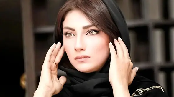 دکوراسیون خانه محیا دهقانی بازیگر سریال غریبه / از چشم نظر آبی تا حصیرهای گلدار