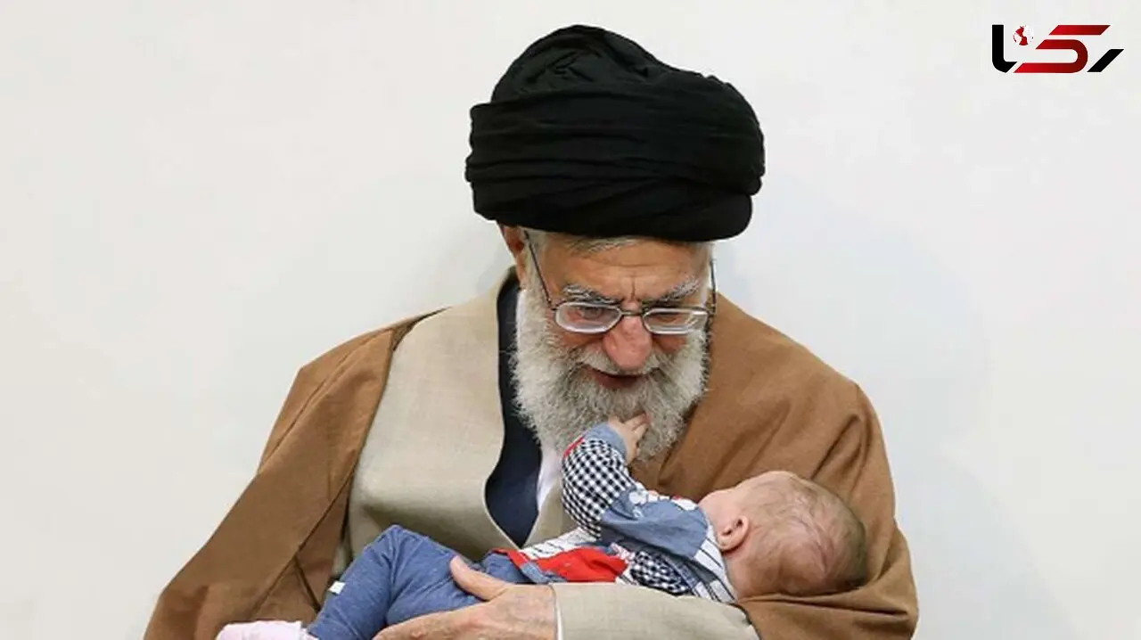 فیلم /  تولد یک میلیون پوندی نوه رهبری انقلاب در انگلیس! / پدر عروس رهبری رونمایی کرد !