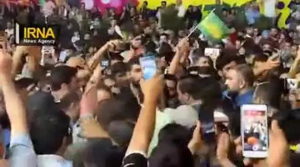 استقبال پرشور مردم از مهمان ویژه در مهمانی 10 کیلومتری