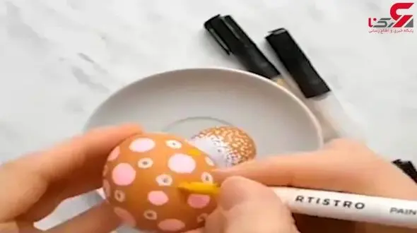 ایده‌ای جالب برای رنگ آمیزی تخم مرغ + فیلم 