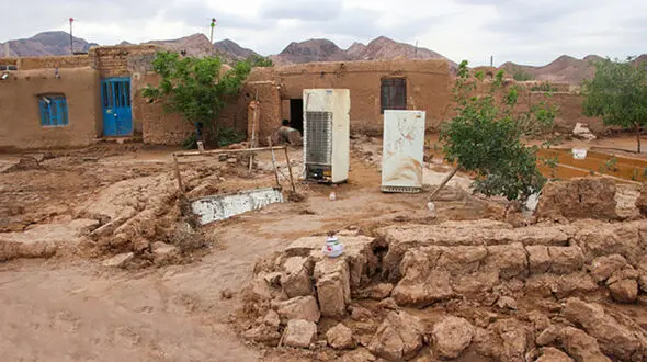 سیل و آبگرفتگی 4 استان را تحت تاثیر قرار داد/فوت یک نفر بر اثر صاعقه
