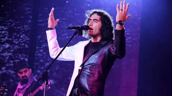 فیلم آوازخوانی  رضا یزدانی با شکل و شمایل متفاوت ! / خواننده راک همه را سوپرایز کرد !