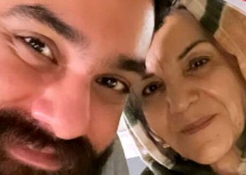 فیلم خوانندگی احساسی و  دلنشین علی زندوکیلی در بهترین لوکیشن جهان/ آغوش مادر یعنی بهشتِ دنیا ....