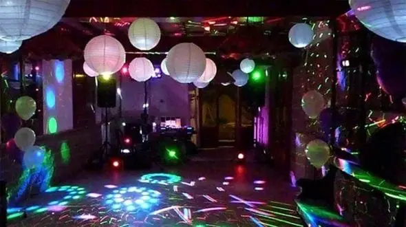 7 دختر و 6 پسر در خانه مجردی چه می کردند ؟ / پلیس شبانه سر رسید