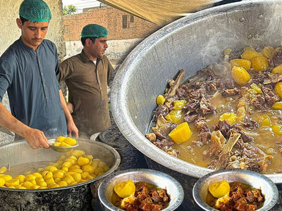 غذای خیابانی جذاب پاکستان؛ هنر پخت بیف و گوشت نمکین در پیشاور + فیلم