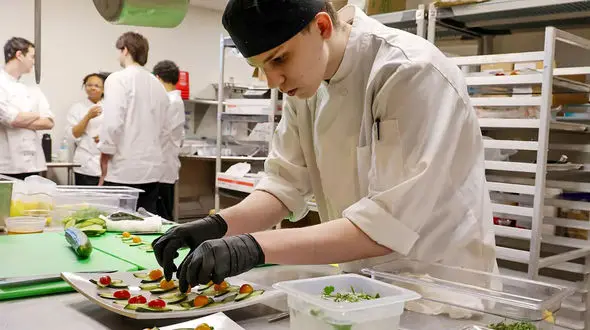 آیا آشپزی روی زوال عقل تاثیر می گذارد؟