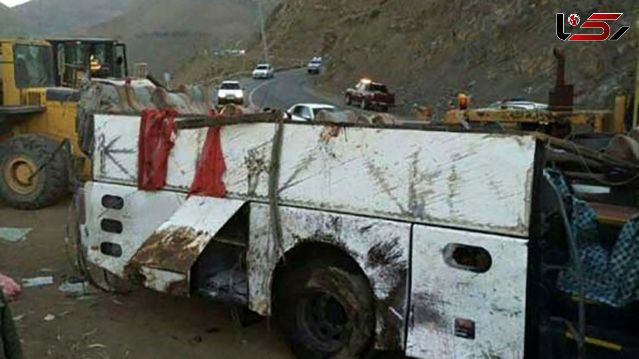  یک کشته و 15 زخمی بر اثر واژگونی اتوبوس در محور یزد - کرمان 