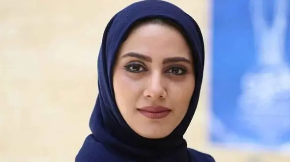 قاب تلخ از مونا فرجاد در آغوش مادرش
