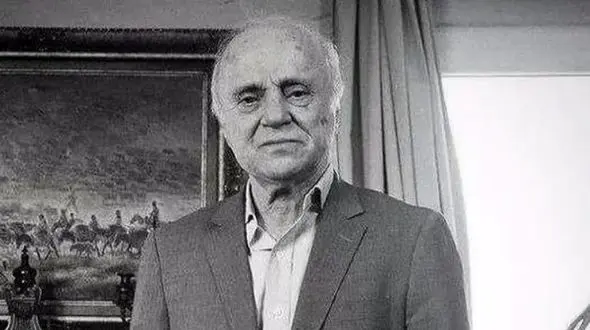 فیلم/ چهره‌های سرشناس فوتبال در مراسم ختم مصطفوی