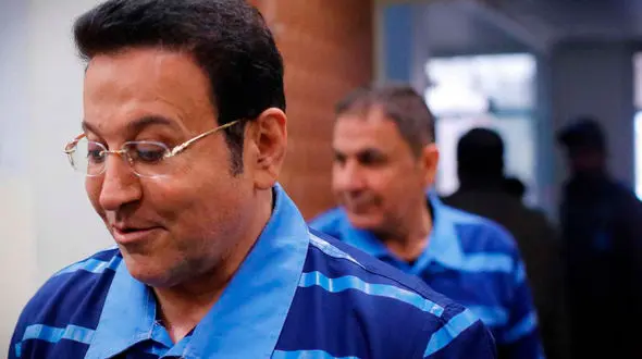 پیک موتوری یک شبه مدیرعامل شد/ هدایتی پشت چک هایش را امضا می کرد +عکس