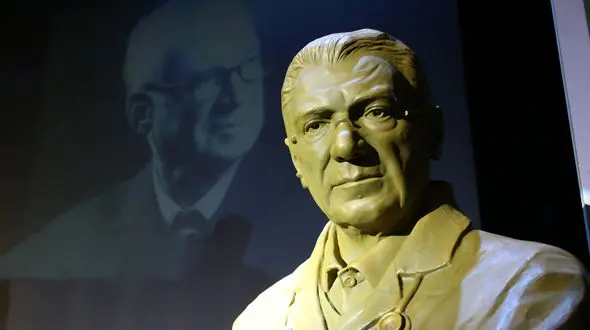 اردبیل داغدار شاعر نامدارش شد/ دکتر یوسف معماری دار فانی را وداع گفت 