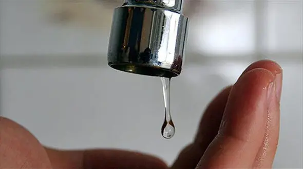 شهروندان: در قلعه حسن خان ۷ روز است آب نداریم / پدر دو کودک مبتلا به سندرم داون: هفت روز است آب نداریم