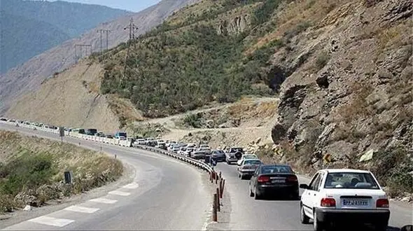  تردد روزانه در  جاده هراز ممنوع شد