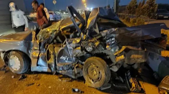 3 عکس از پژوی پوکیده در ورامین / این مرد باید می مرد