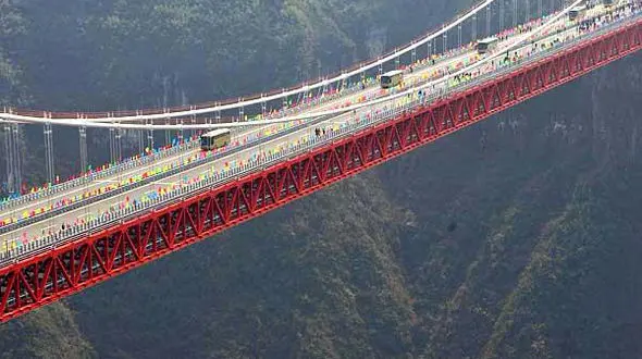 دلهره آورترین پل کابلی در دنیا +تصاویر