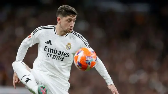 شلیک تماشایی والورده رئال را در لیگ نگه داشت! + فیلم