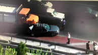 حادثه‌ در بزرگراه آزادگان؛ برخورد کامیون به پژو راننده را روانه بیمارستان کرد + عکس