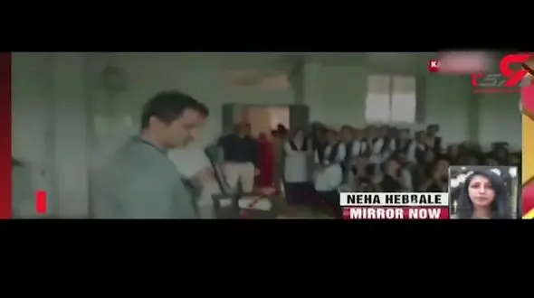 دانش آموز عصبانی به خاطر موبایلش با چکش به جان معلم افتاد + فیلم