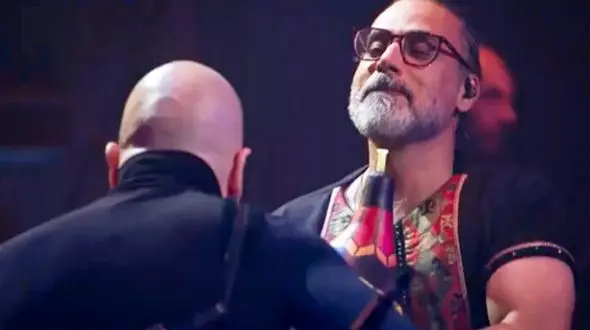 فیلم / مات و مبهوت ماندن سامان احتشامی پدرِ پیانوی ایران از کولاک نی انبان نوازی محسن شریفیان  / در کارناوال رامبد جوان