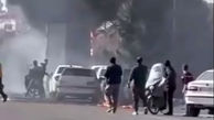 فیلم لحظه وحشتناک از آتش گرفتن یک خودرو در قم / ببینید