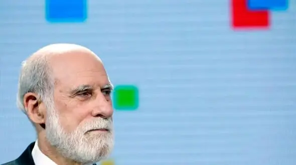 پدر اینترنت پس از 20 سال گوگل را ترک می‌ کند؛ آخرین هشدار او درباره آینده هوش مصنوعی