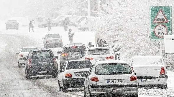 رانندگان بدون زنجیر چرخ در شرایط برفی ممنوع + فیلم