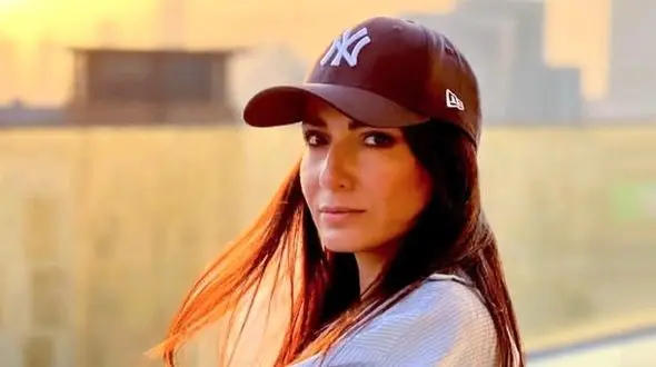 استایل یلدایی سمیرا حسن پور در پشت صحنه یک تئاتر! / برای شب یلدا از این خانم بازیگر الهام بگیرید!