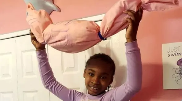 دختر ۷ ساله ۸۰۰ ماسک برای بی خانمان ها دوخت