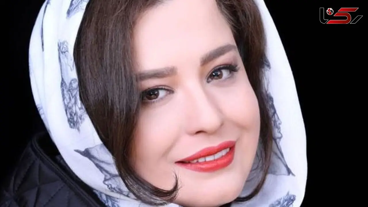 مهراوه شریفی نیا، بازیگر سریال کیمیا با پوششی متفاوت و با گوشواره هایی با طرح انگور در شبکه تلویزیونی افغانستان حضور یافت/ تعریف و تمجید خانم بازیگر از مهمان نوازی مردم در کابل