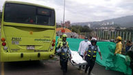 برخورد مرگبار اتوبوس با جمعیت 34 کشته داد+عکس