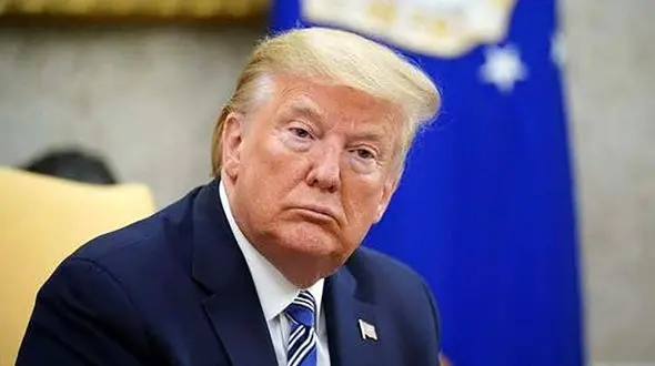 چرا ترامپ با دو گوشی توئیت می زند ؟ 