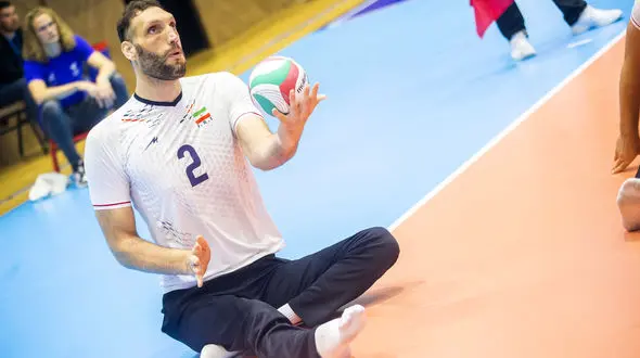 والیبالیست محبوب ایران : باید قهرمان زندگی خود باشیم