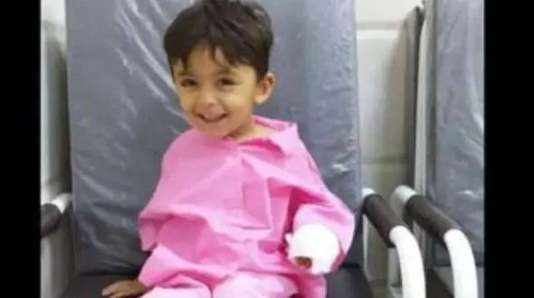 اولین عکس از کودک آبادانی که به خاطر یک عمل ساده در بیمارستان جان داد 