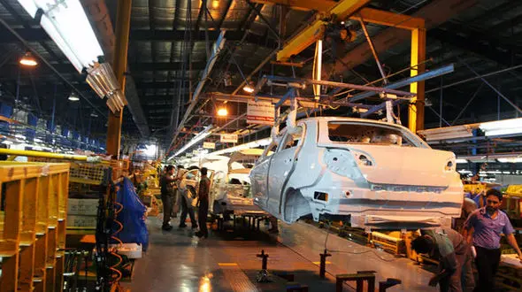 خودروسازان به بهانه افزایش نرخ بیمه ، قیمت خودرو را افزایش دادند