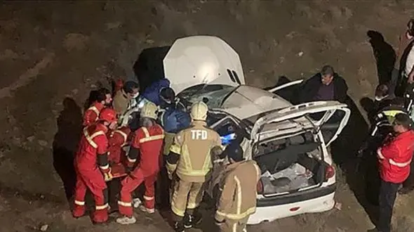  سقوط خونین پژو 206 به دره ای در جاده ترکمن