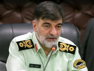 عکس سفر در زمان / تصاویر جوانی «سردار رادان در حال قدم زدن با محمدرضا آقاسی»