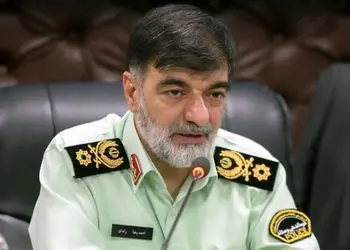 عکس سفر در زمان / تصاویر جوانی «سردار رادان در حال قدم زدن با محمدرضا آقاسی»