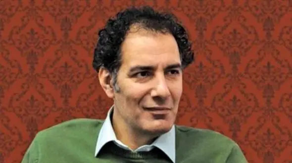 نگاهی به اتاق کار اصیل و ایرانی پسند بهنام تشکر، نیمای ساختمان پزشکان با دکوراسیون شیک و خاص+عکس