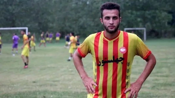 مرگ وحشتناک فوتبالیست مشهور ایرانی در آغوش پدرش / ساعتی پیش رخ داد + عکس