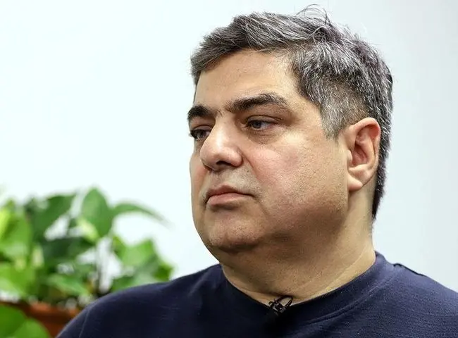 پیشنهادهای شهرام جزایری برای نجات اقتصاد کشور؛ از مذاکره با دشمن تا راهکارهای اقتصادی / رئیس‌جمهور و وزیران منتقدند؛ احتمالا مردم مقصرند! + فیلم