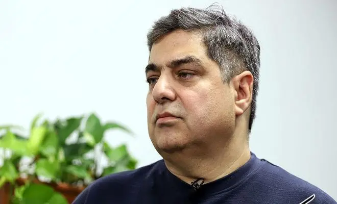 پیشنهادهای شهرام جزایری برای نجات اقتصاد کشور؛ از مذاکره با دشمن تا راهکارهای اقتصادی / رئیس‌جمهور و وزیران منتقدند؛ احتمالا مردم مقصرند! + فیلم