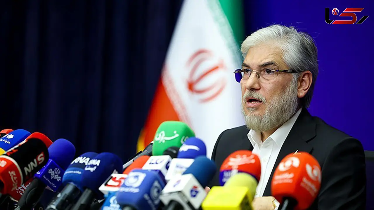 فیلم / واکنش وزیر علوم به شعرخوانی در وصف او: فرهنگ جلسات را باید تغییر دهیم / روز اول گفتم نامه‌ با عنوان مقام عالی وزارت را نمی‌پذیرم