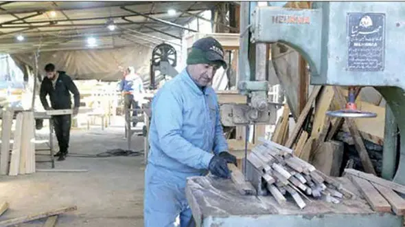  اینجا کسی کارگر نمی‌خواهد / چکش رکود بر سر چوب‌بری‌های جاده مخصوص
