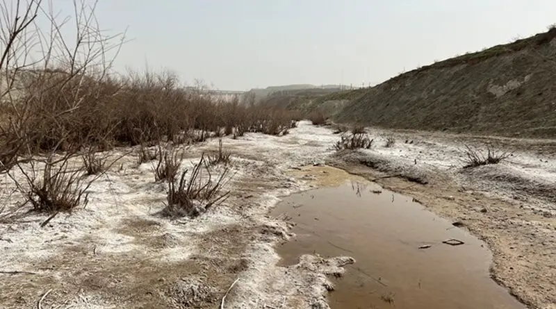 رودخانه هریرود، پایین دست سد دوستی؛ پس از احداث سدهای سلما و پشدان رودخانه هریرود تقریباً خشک گردید