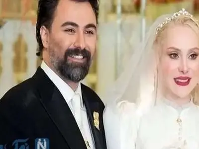 فیلم / نگاهی به چیدمان کانادایی خانه آرام جعفری تازه عروس سینما / از مبلمان گور خری تا درخت کریسمس مجلل،از  صندلی ریلکسی، لوستر اعیانی، سرویس چینی جهیزیه با طرح حیوانات و...