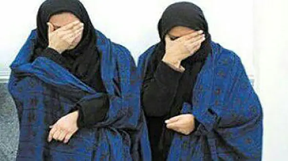  2 زن در کرمانشاه تریاک قاچاق می کردند+ عکس