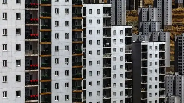 ارتباط قیمت مسکن ملی با کارگران افغان چیست؟