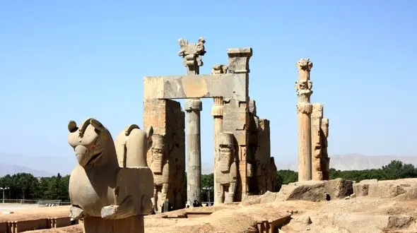 سفر به ایام قدیم؛ تخت جمشید پیش و پس از کاوش‌های اولیه در ۱۱۹ سال پیش